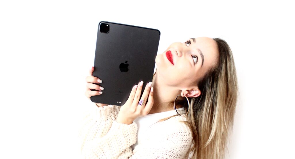 Read more about the article Tablet graficzny: mój niezbędny zestaw do rysowania cyfrowo